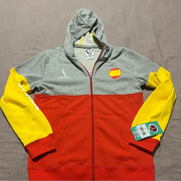 NWT Spain Soccer FIFA World Cup Qatar 2022 Full-Zip Hoodie Youth Large 14/16 - Picture 2 of 8